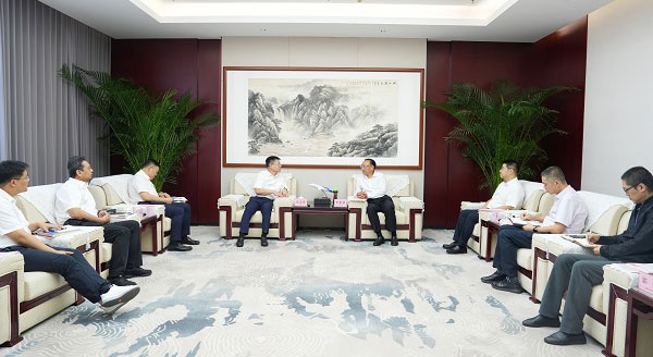 岳文彥一行拜訪湖北機場集團黨委書記、董事長李忠祿